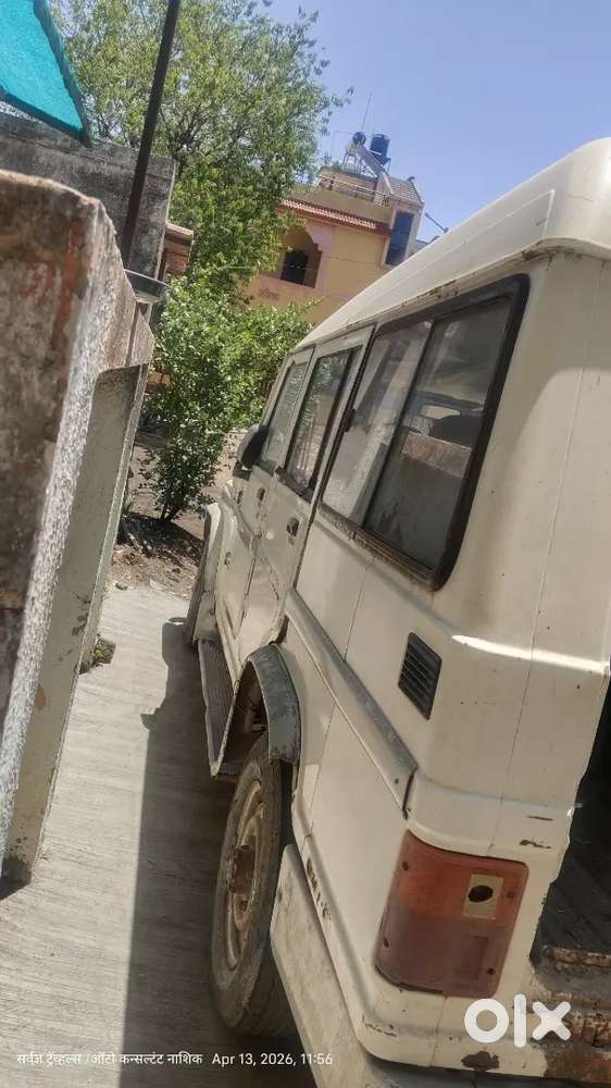 Mahindra Bolero 9+1.