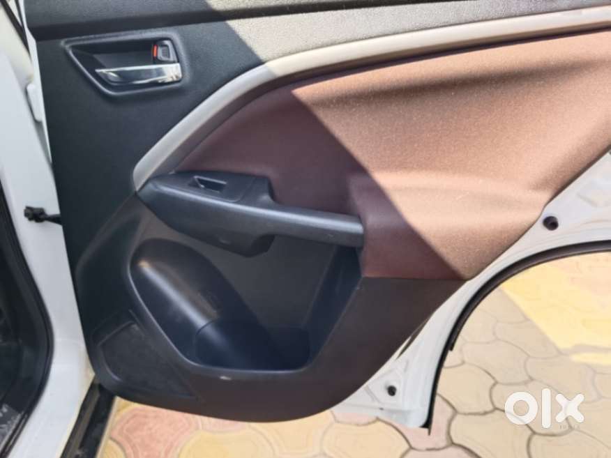 Maruti Suzuki Brezza 1.5 Zxi Smart Hybrid, 2022, Petrol