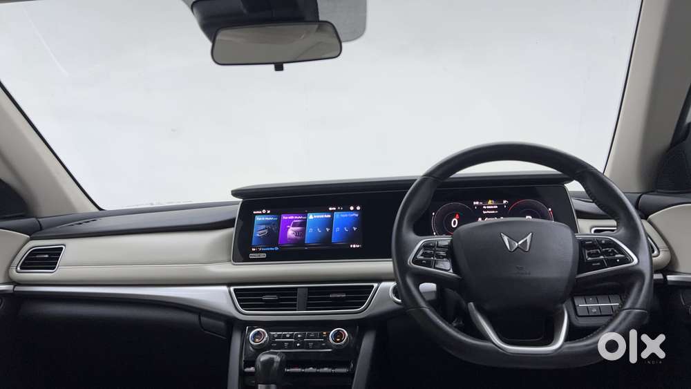 Mahindra Xuv700 2.0 Ax 7 Petrol At Str, 2022, Petrol