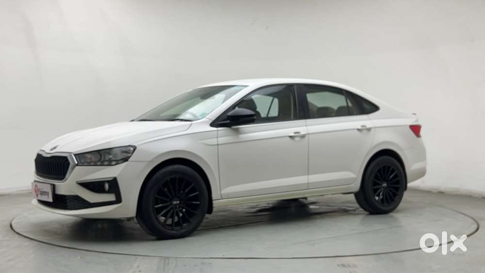 Skoda Slavia Ambition 1.0l Tsi At, 2022, Petrol
