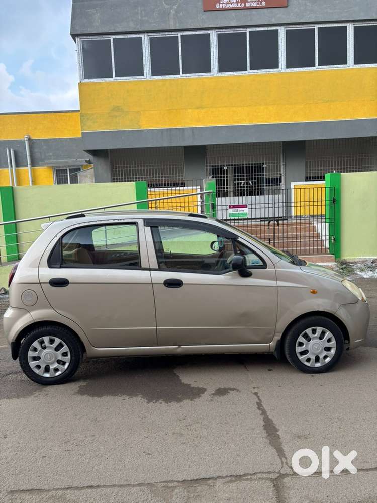 Chevrolet Spark Petrol 2011 Year