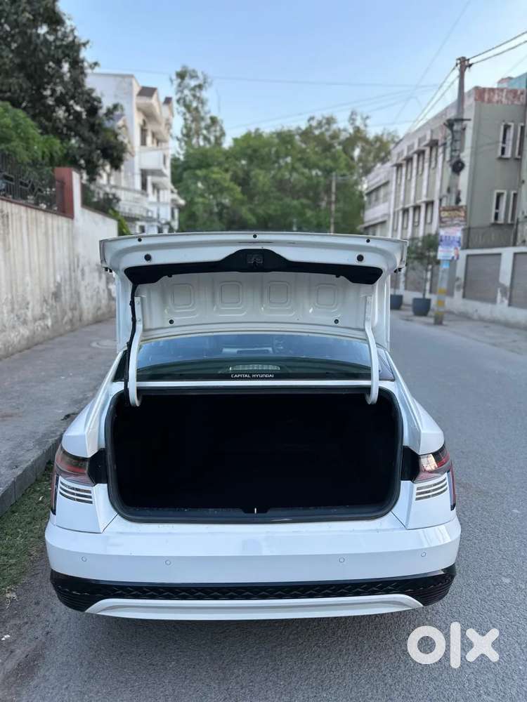 Hyundai Verna 1.5 Sx Petrol Mt, 2023, Petrol
