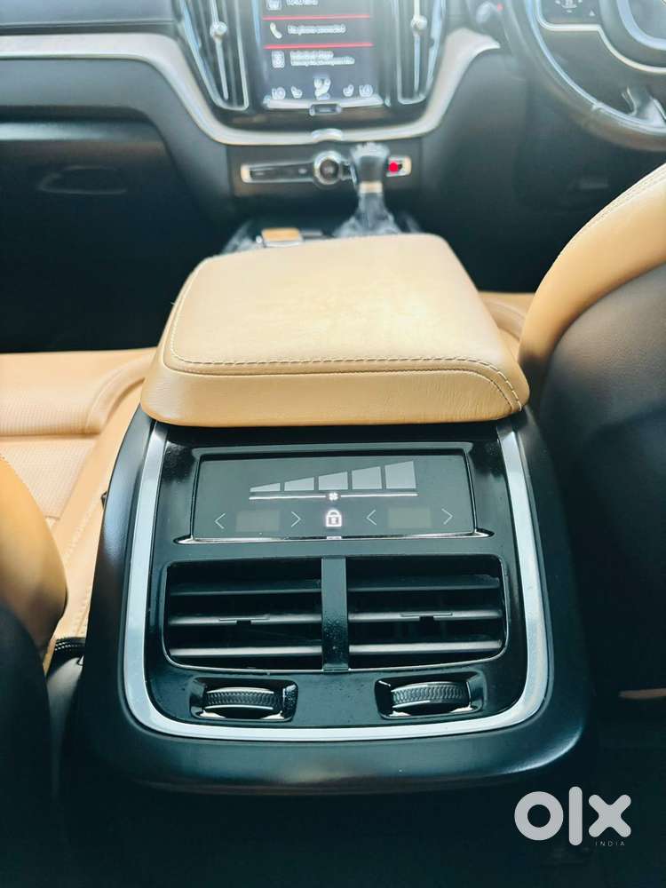 Volvo Xc60 D5 Awd Automatic, 2021, Diesel