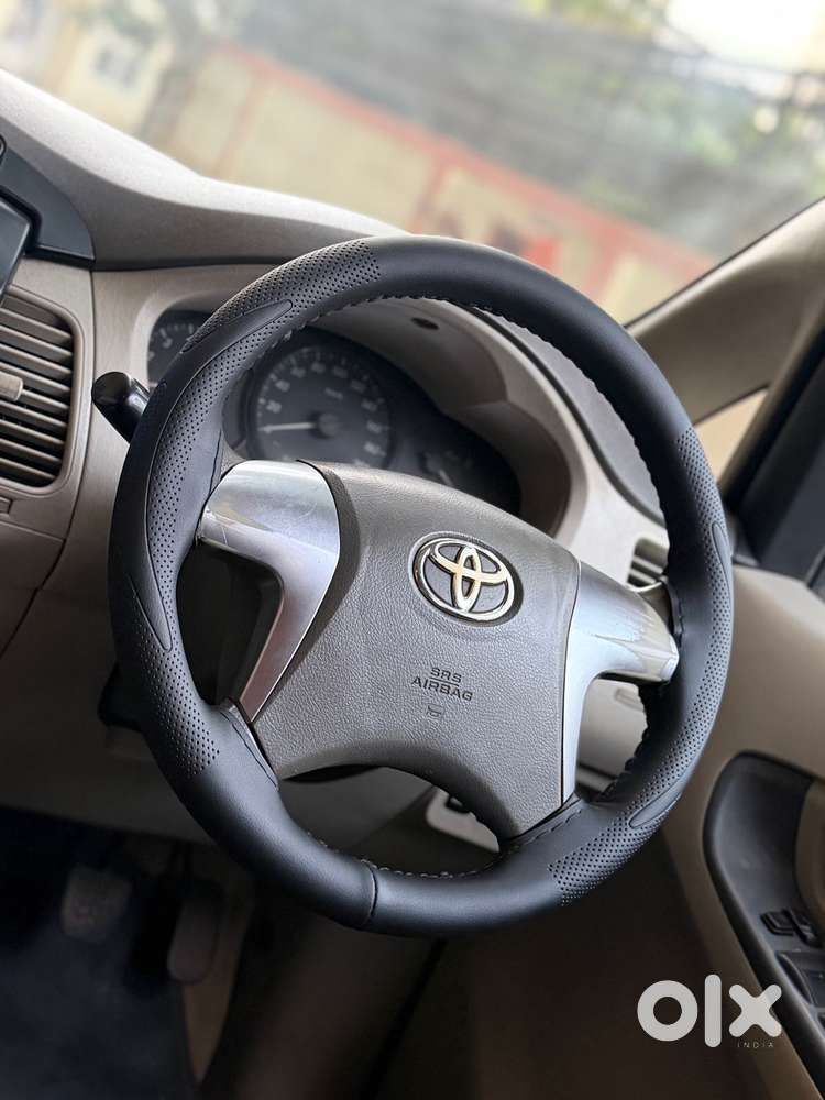 Toyota Innova 2.5 G (diesel) 8 Seater Bs Iv, 2014, Diesel