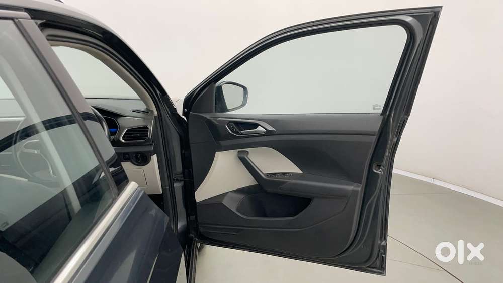 Volkswagen Taigun Topline 1.0 Tsi At (electric Seats), 2022, Petrol