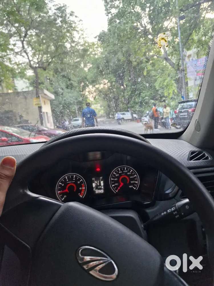 Mahindra Suv Car Kuv 100 Petrol+cng 2018,bumber To Bumber Original