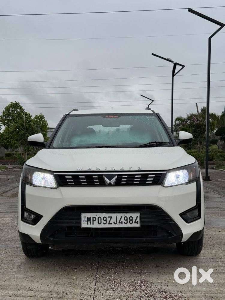 Mahindra Xuv300 W6 Amt Diesel, 2023, Diesel