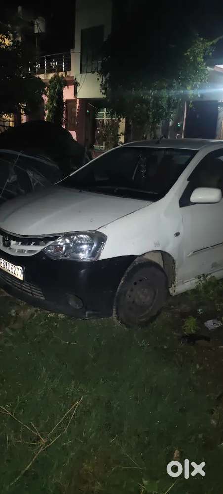 Toyota Etios 1.5 High 2012