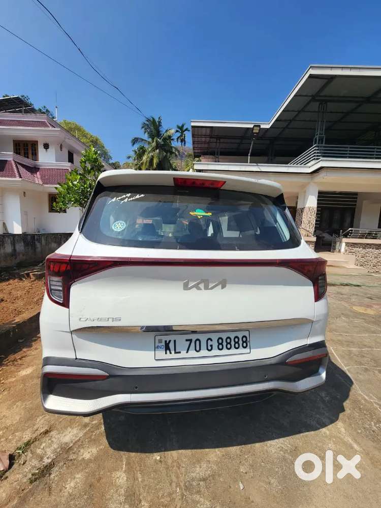 Kia Carens 2022 Petrol 29219 Km Driven Fancy Number