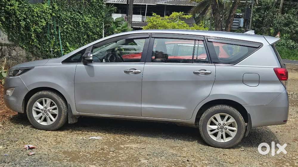 Toyota Innova Crysta 2.8z Automatic 2016