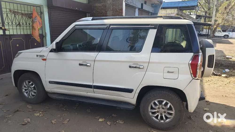 Mahindra Tuv 300 2018 Diesel 98000 Km Driven