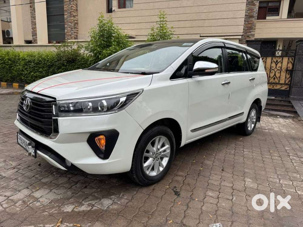Toyota Innova Crysta 2.4 V 7 Str, 2017, Diesel
