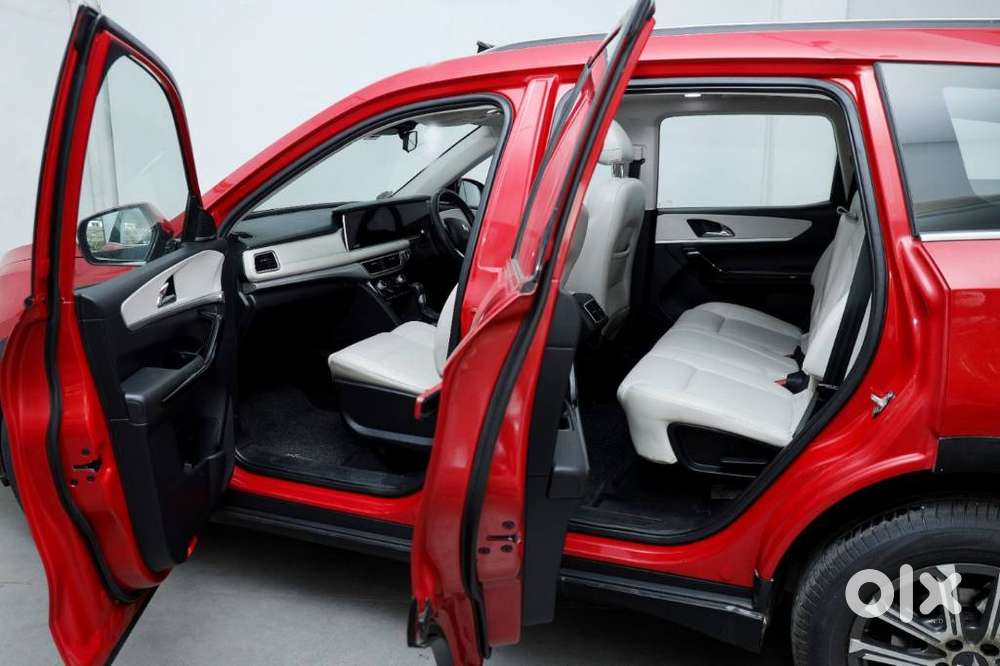 Mahindra Xuv700 2.0 Ax 7 Petrol At Luxury Pack Str, 2022, Petrol