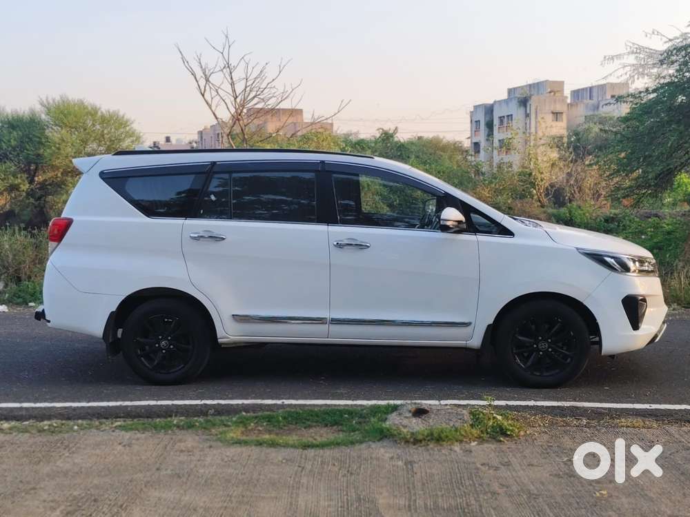 Toyota Innova Crysta 2.4 V, 2016, Diesel