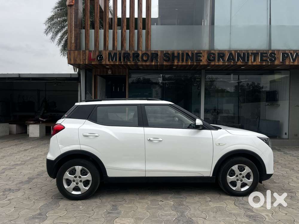 Mahindra Xuv300 1.2 W6 Amt Petrol, 2023, Petrol