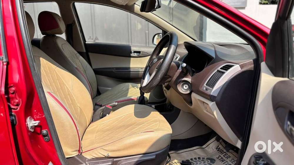 Hyundai I20 2009-2011 Asta, 2011, Petrol