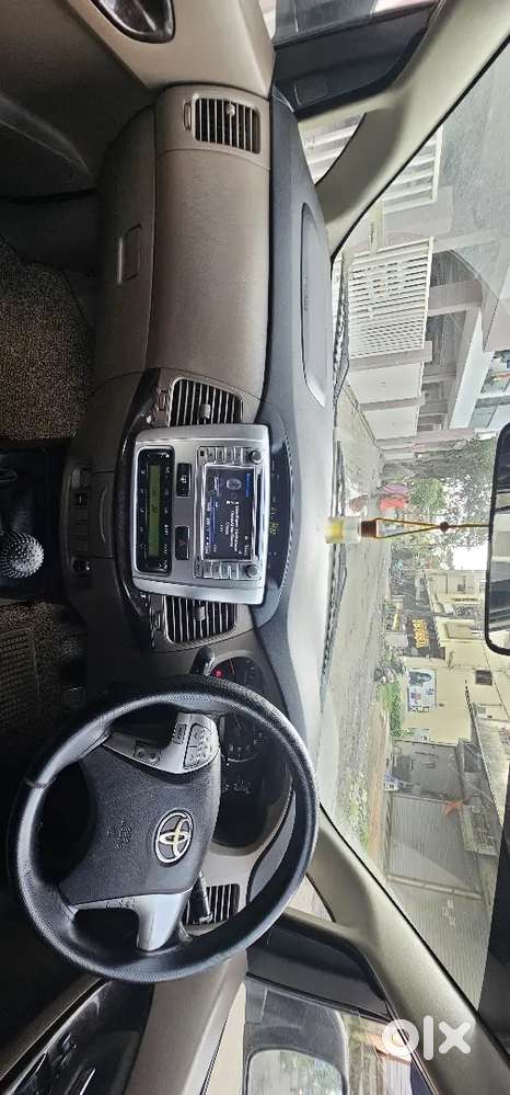 Toyota Innova 2015