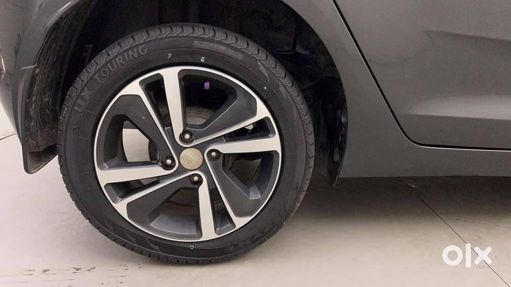 Tata Altroz Xz, 2020, Petrol