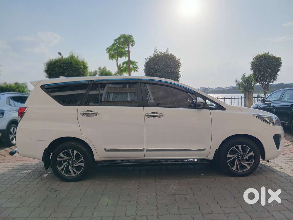 Toyota Innova Crysta 2.4 G Mt, 2022, Diesel