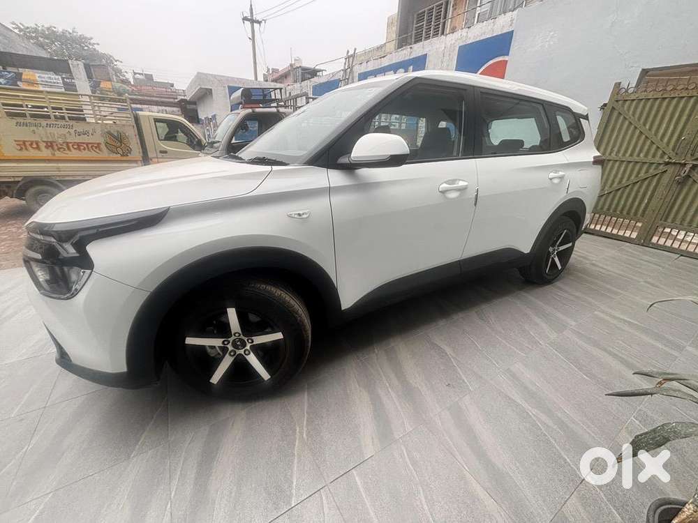 Kia Carens 2023 Diesel Imt 10300 Km Driven