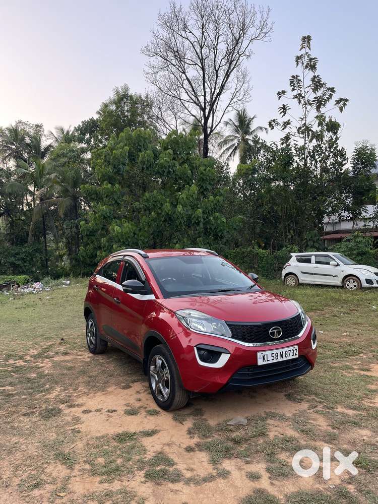 Tata Nexon 1.2 Revotron Xm (s), 2017, Petrol