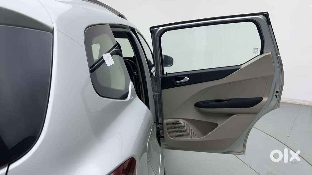 Renault Triber Rxz, 2020, Petrol
