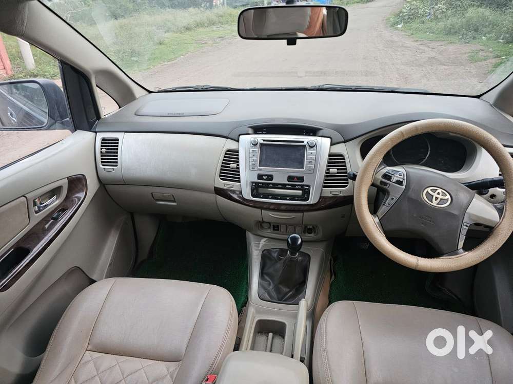 Toyota Innova 2.5 Vx 8 Str Bs-iii, 2013, Diesel