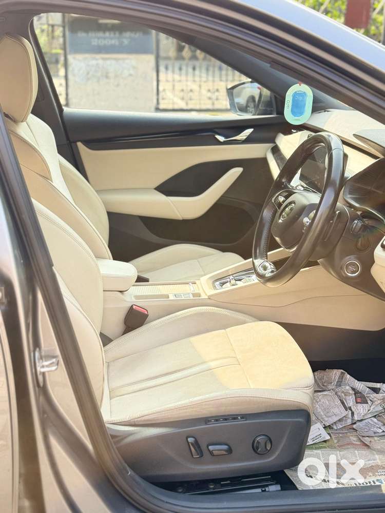 Skoda Octavia 2.0 L K Tsi At, 2023, Petrol