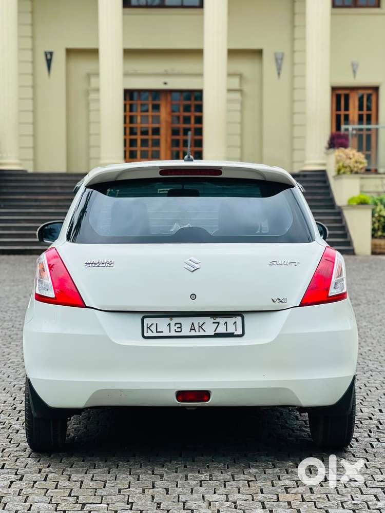 Maruti Suzuki Swift Vxi With Abs, 2017, Petrol