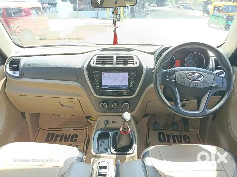 Mahindra Tuv 300 P8 Plus 2018