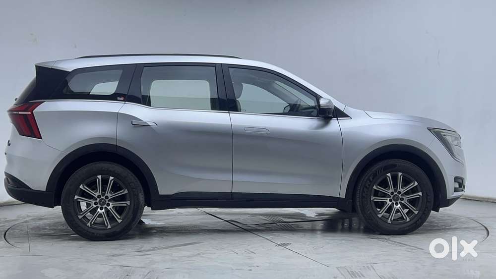 Mahindra Xuv700 2.0 Ax 7 Petrol Mt Str, 2021, Petrol