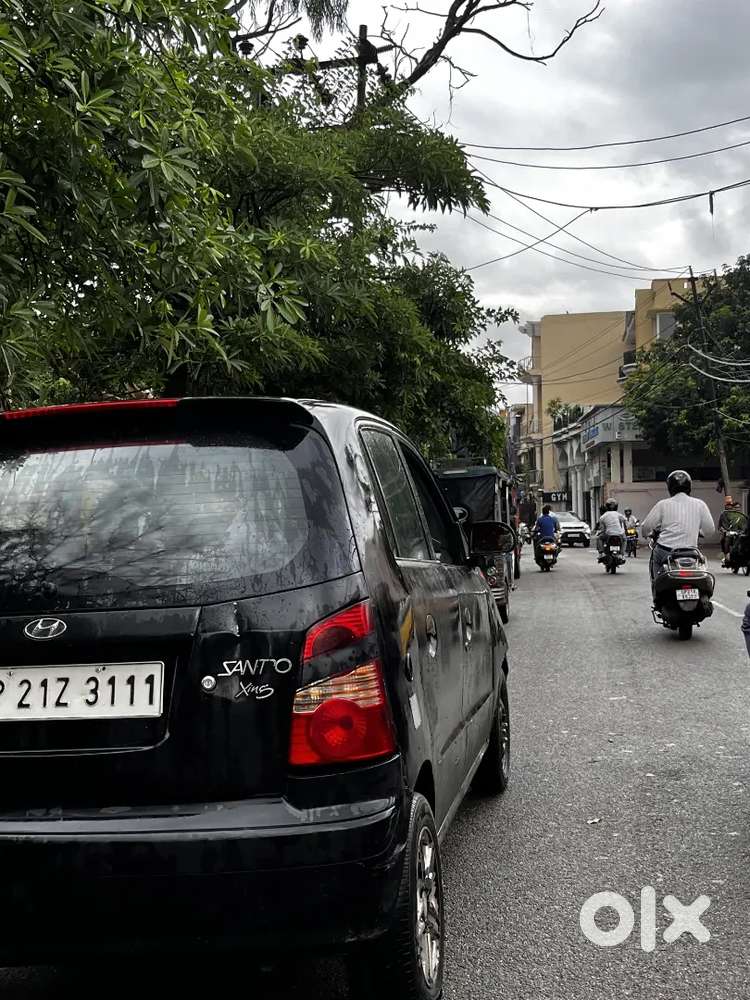 Hyundai Santro Xing Black (alloy Wheels)