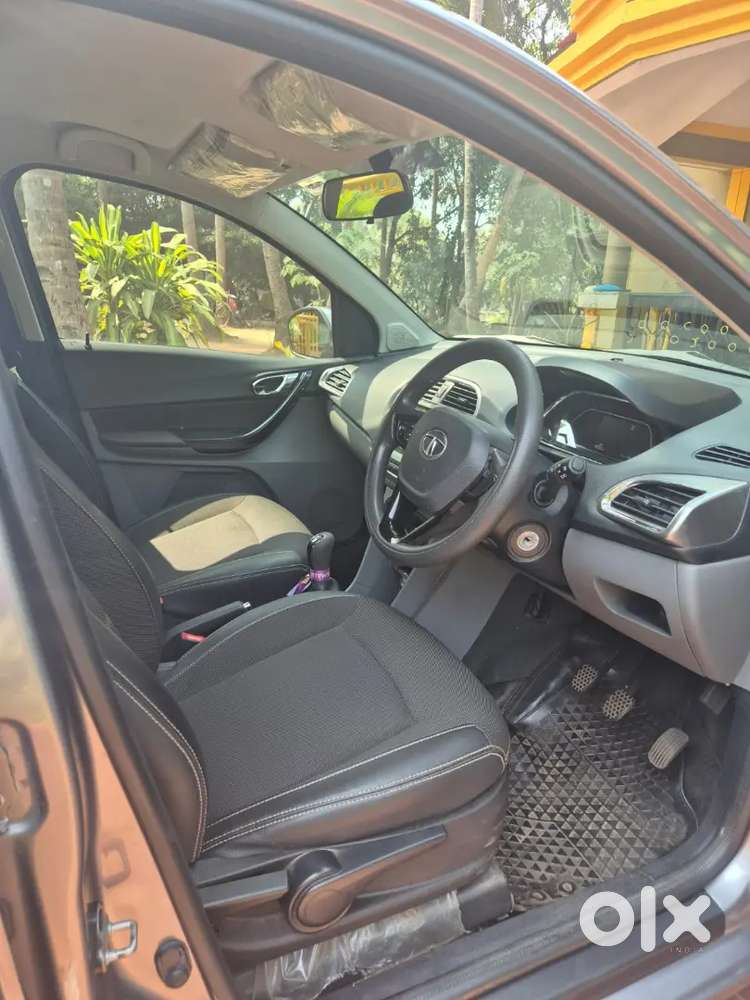 Tata Tigor 2019  (december) - Family Car