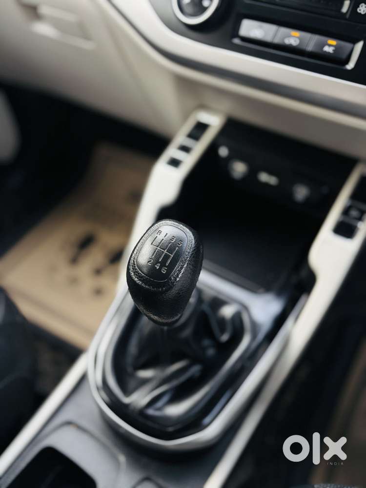 Kia Carens G1.5 6mt Gravity, 2024, Petrol