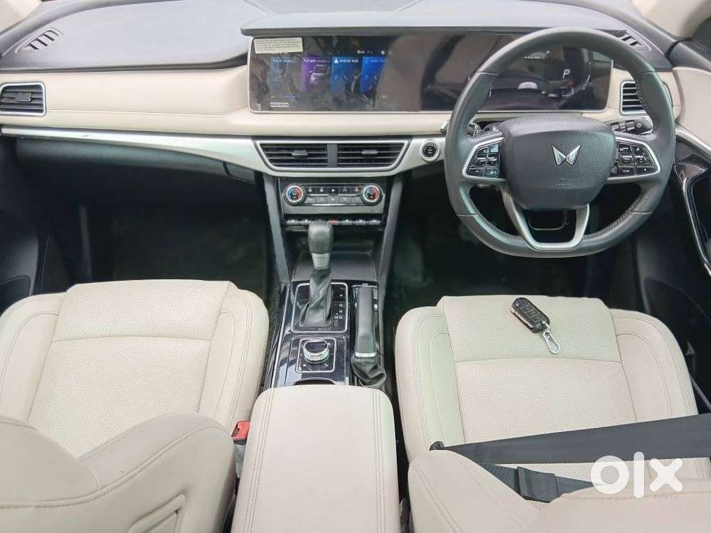 Mahindra Xuv700 2.2 Ax 7 Diesel At Str, 2023, Diesel