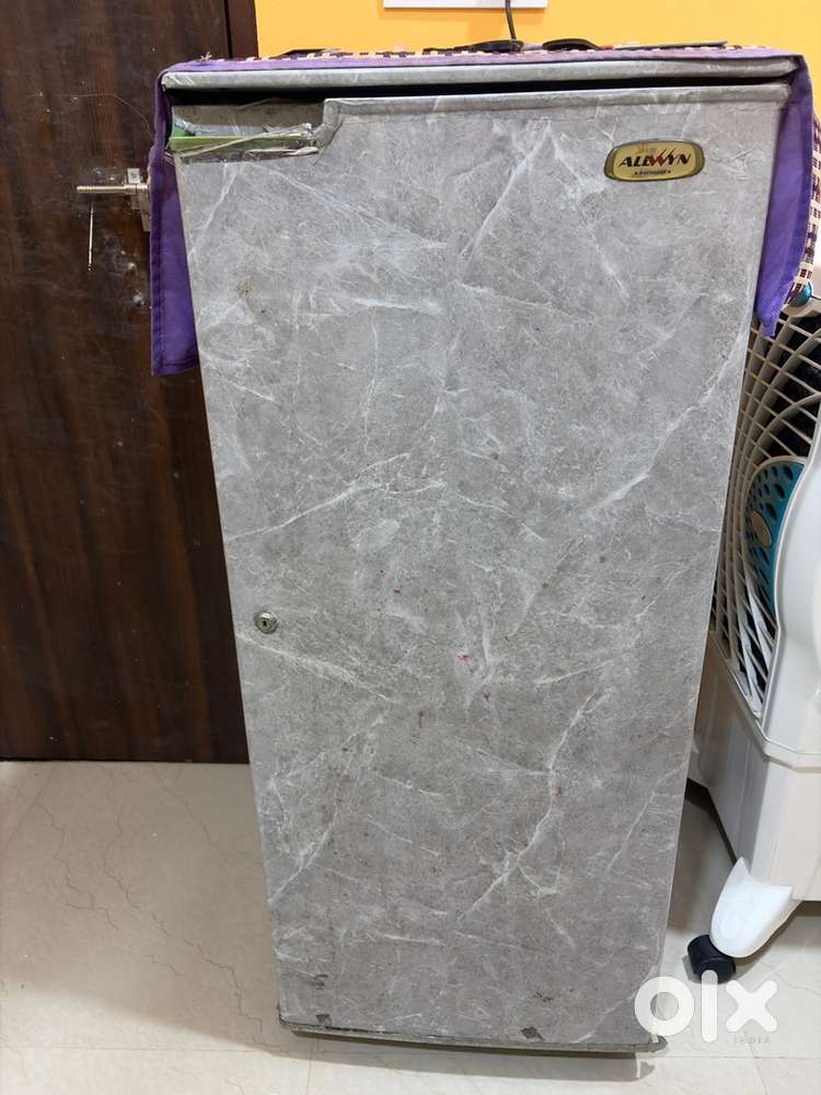 Old brand refrigerator/freezer for sell