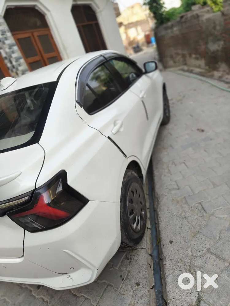 Maruti Suzuki Dzire Vxi 2025