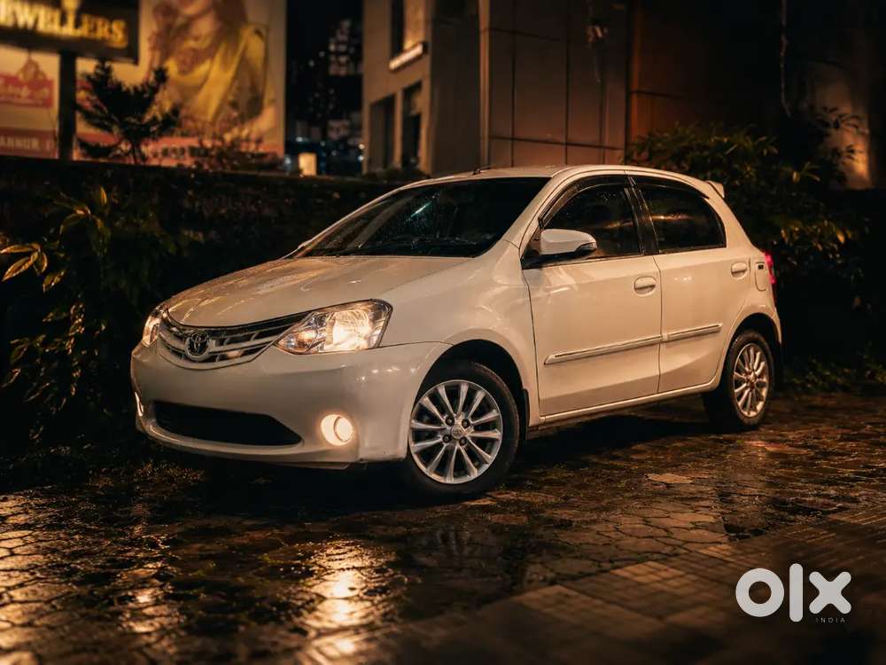 Toyota Etios Liva 2013(v)