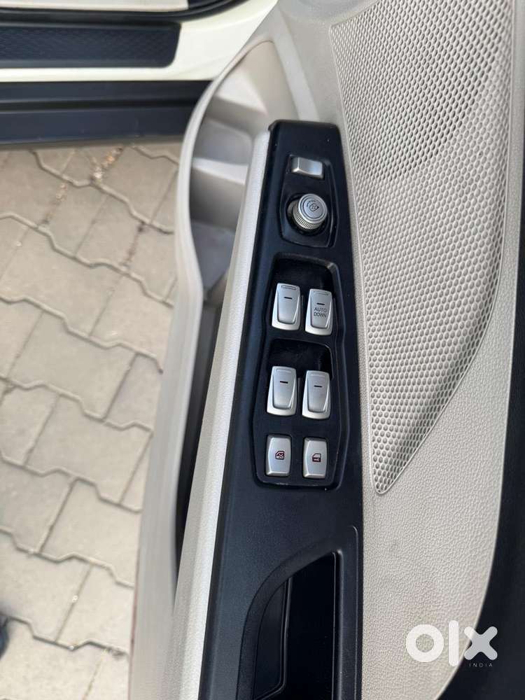 Mahindra Xuv300 W6, 2021, Petrol