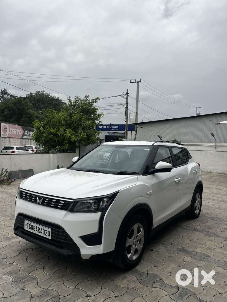 Mahindra Xuv300 1.2 W6 Amt Petrol, 2023, Petrol