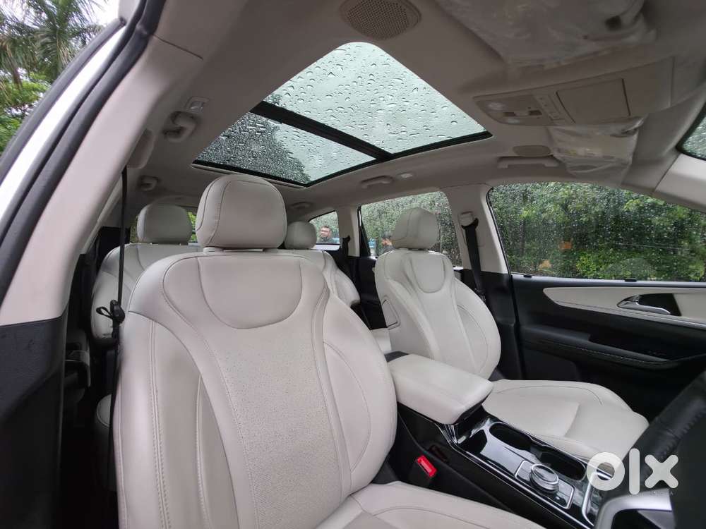 Mahindra Xuv700 2.2 Ax 7 Diesel At Luxury Pack Str Awd, 2022, Diesel