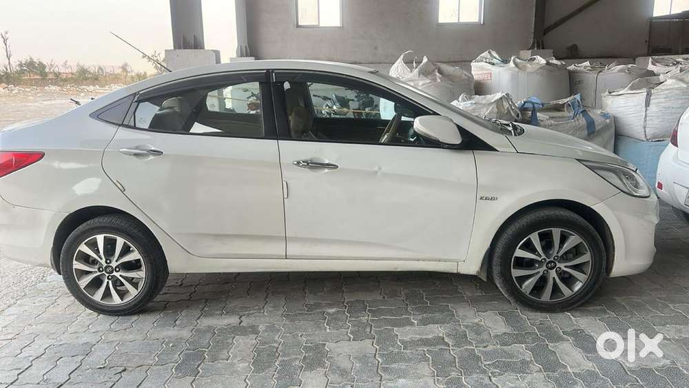 Hyundai Fluidic Verna 2014