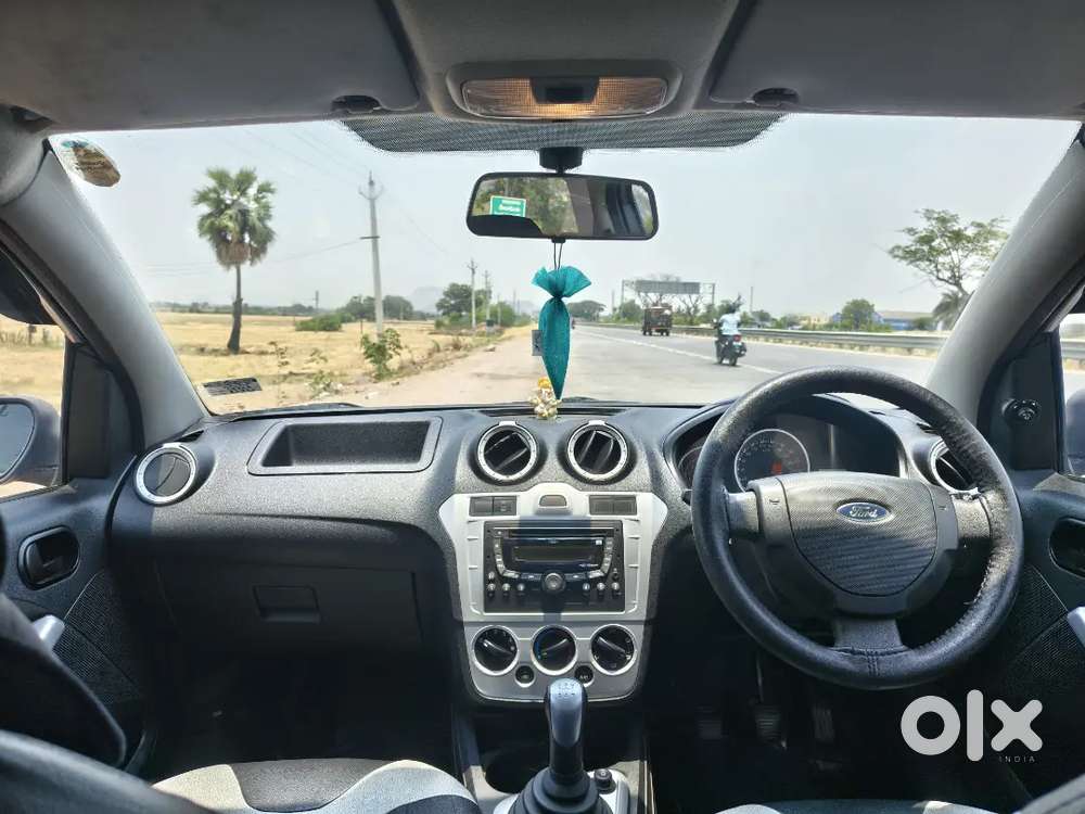Ford Figo Petrol Zxi 2010 Car