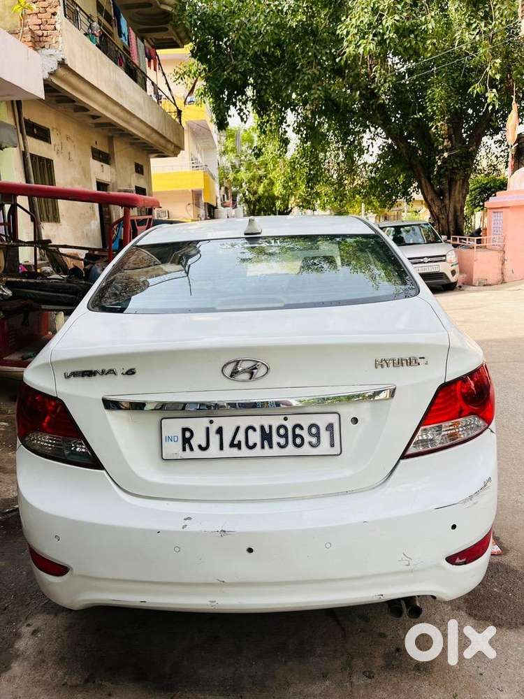 Hyundai Fluidic Verna Petrol+cng 2011