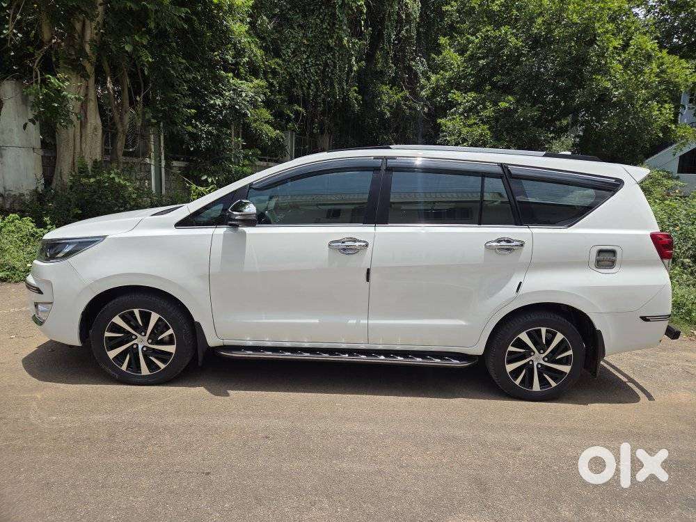 Toyota Innova Crysta 2.4 Z 7 Str, 2025, Diesel