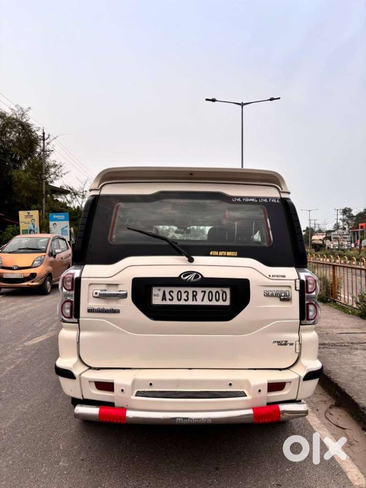 Mahindra Scorpio S10, 2016, Petrol