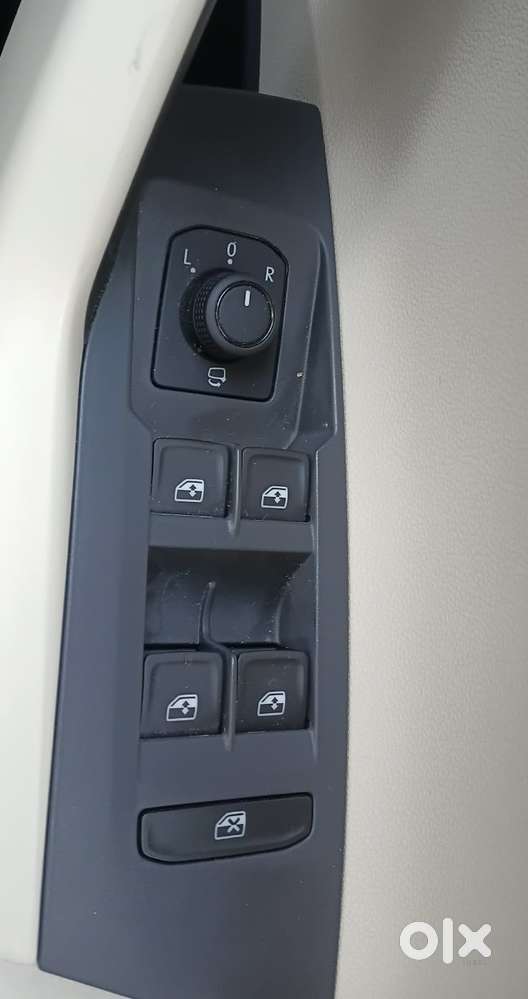 Volkswagen Virtus Highline Plus 1.0 Tsi At, 2024, Petrol