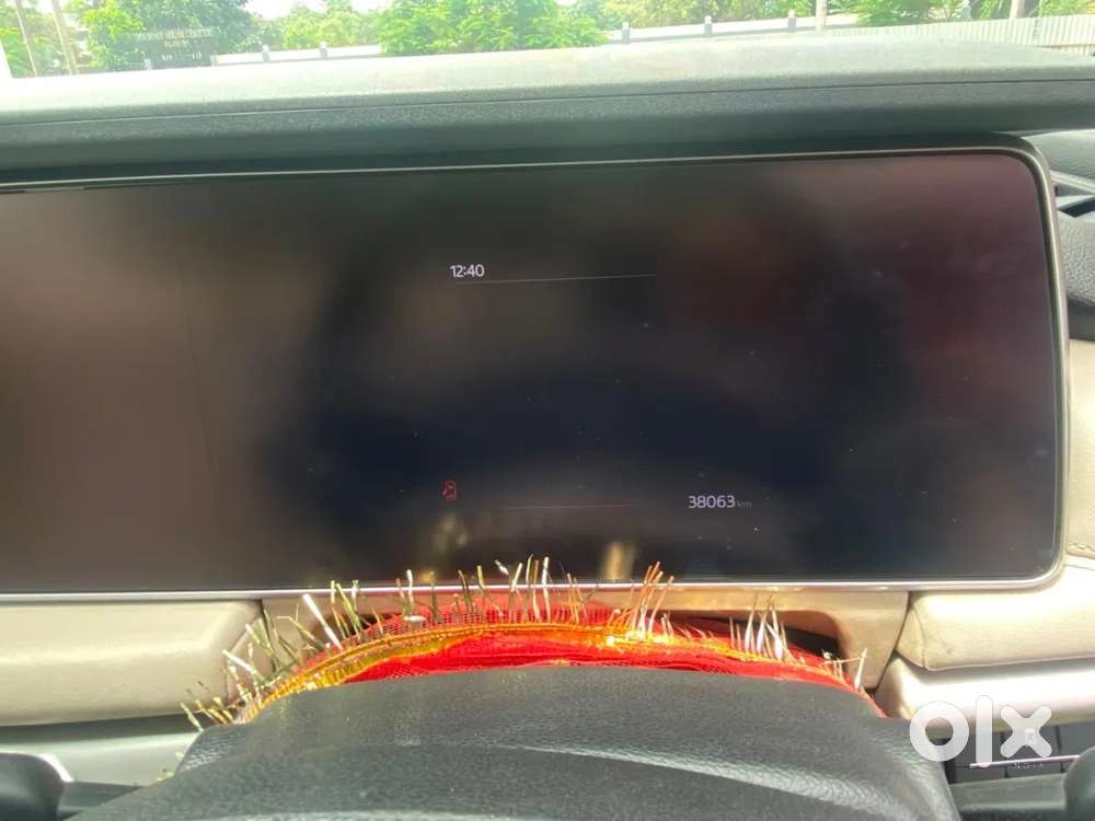 Mahindra Xuv700 2.0 Ax 7 Petrol Mt Str, 2021, Petrol