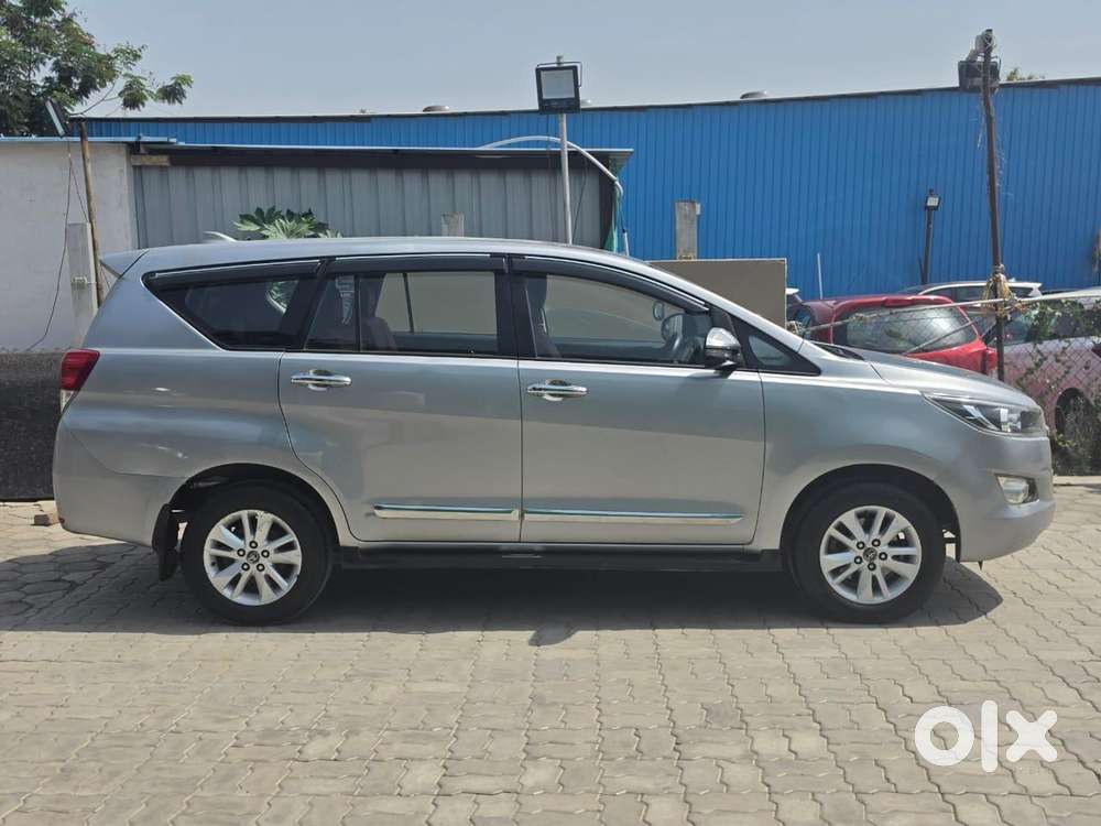 Toyota Innova Crysta 2.4 G Mt 7 Str, 2017, Diesel
