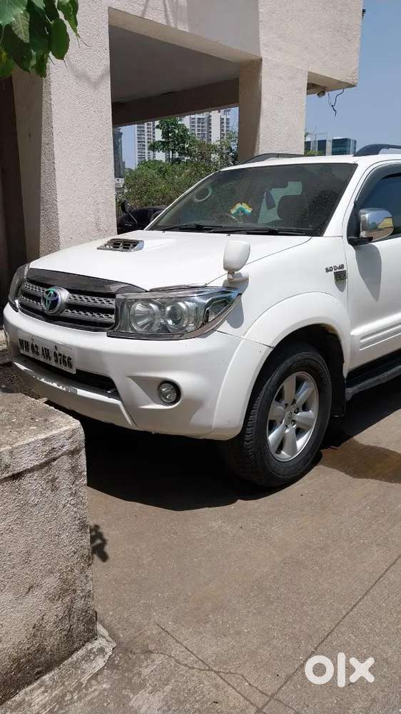 Toyota Fortuner 2010 Dec Almost 2011diesel 180000 Km Driven